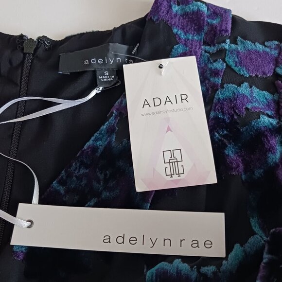 Adelyn Rae City Lights Velvet Burnout Romper Size Small V Neck NWT - Picture 7 of 13